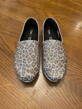 TOMS Leopard Glitter Slip-Ons, size 9